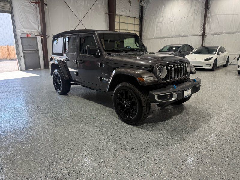 Used 2024 Jeep Wrangler Unlimited Sahara AWD/4WD image 7