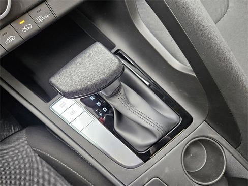 New 2025 Hyundai Elantra SE image 19