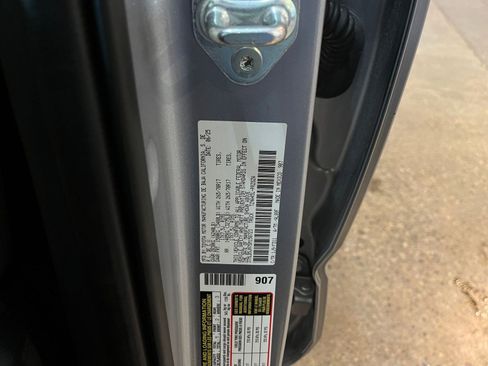 Used 2025 Toyota Tacoma TRD Off-Road AWD/4WD image 28