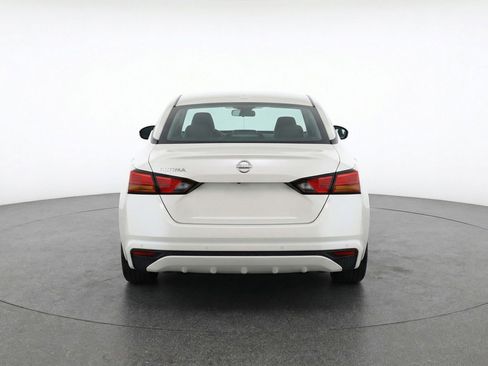 Used 2025 Nissan Altima 2.5 SV FWD image 6