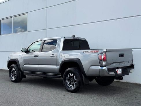 Certified 2023 Toyota Tacoma TRD Off-Road AWD/4WD image 5