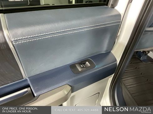 Used 2022 Ford F350 Limited image 17