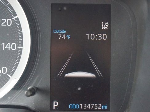 Used 2021 Toyota Corolla LE FWD image 4