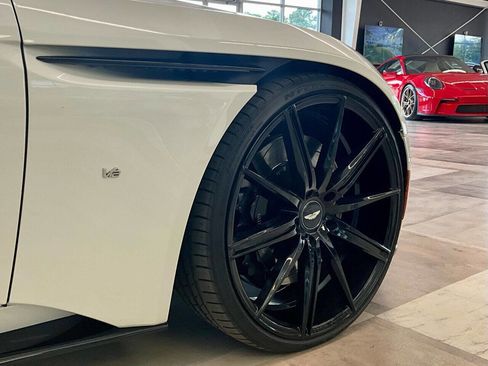 Used 2018 Aston Martin DB11 V12 image 8