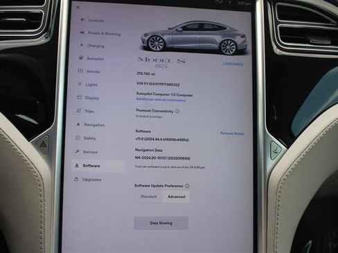 Used 2015 Tesla Model S 85 RWD image 15