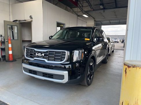 Used 2025 Kia Telluride S image 1