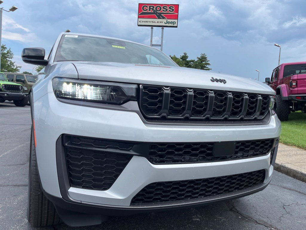 New 2026 Jeep Grand Cherokee Altitude AWD/4WD image 49