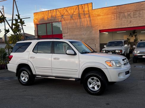 Used 2005 Toyota Sequoia SR5 image 5