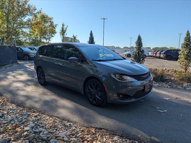 Used 2020 Chrysler Pacifica Touring w/ S Appearance Package FWD image 7