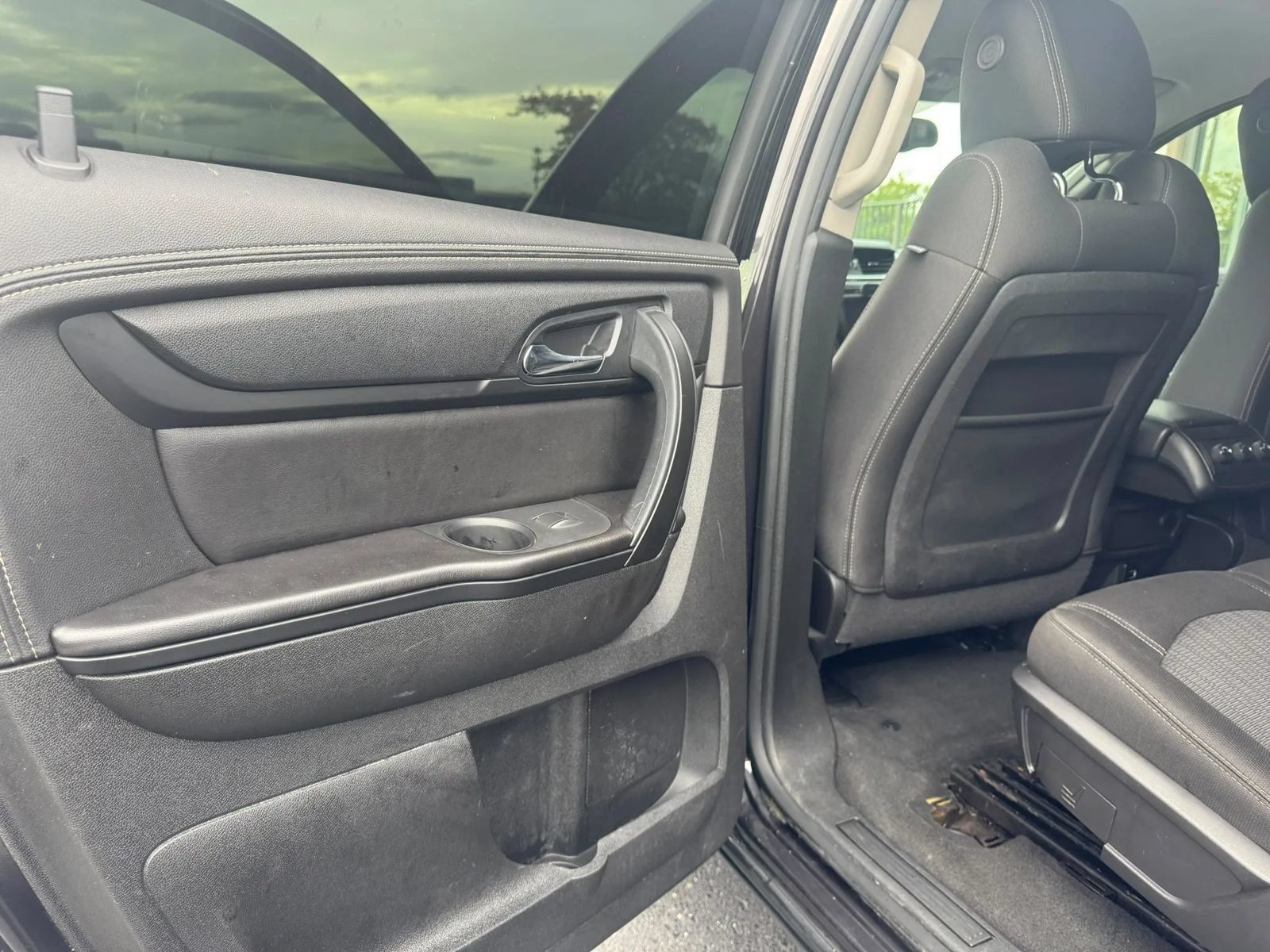 Used 2017 Chevrolet Traverse LT FWD image 10