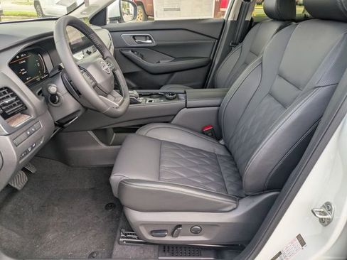 New 2026 Nissan Rogue Platinum w/ Tech Package AWD/4WD image 13