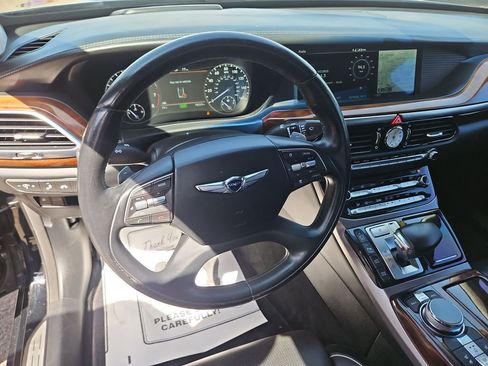 Used 2017 Genesis G90 3.3T Premium RWD image 12
