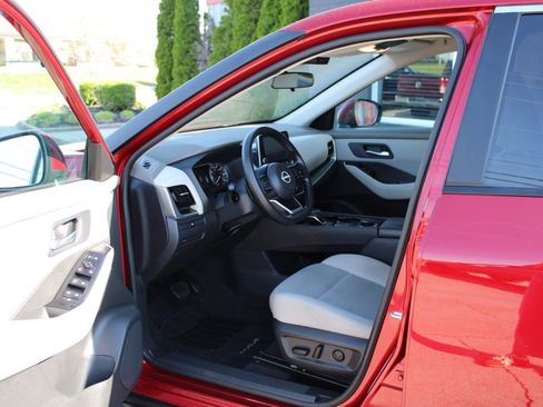 Used 2023 Nissan Rogue SV AWD/4WD image 34