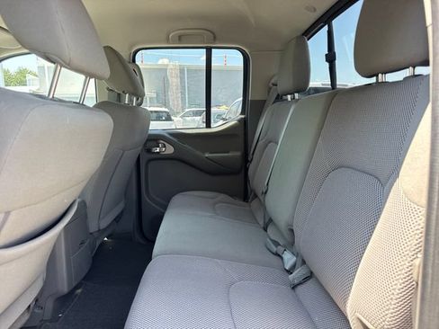 Used 2019 Nissan Frontier SV AWD/4WD image 11