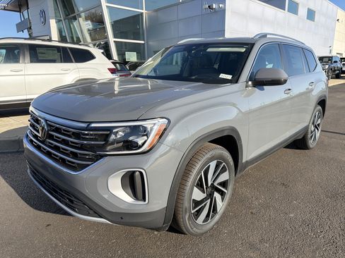 New 2026 Volkswagen Atlas SEL image 4