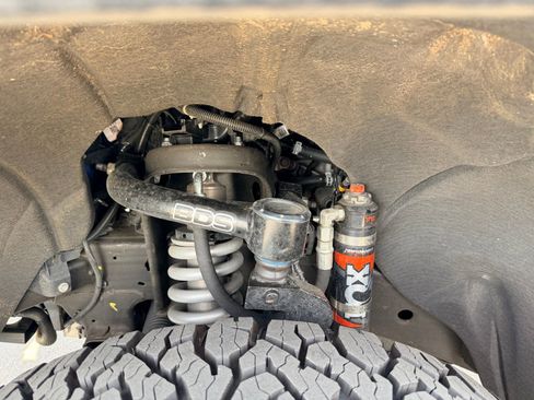 Used 2025 GMC Sierra 1500 AT4 w/ AT4 Premium Package image 8