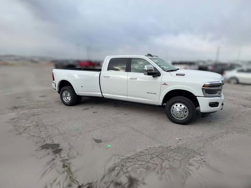 New 2026 RAM 3500 Longhorn image 15