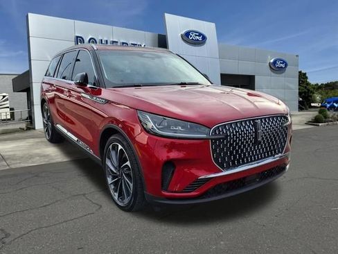 Used 2025 Lincoln Aviator Reserve w/ Equipment Group 201A AWD/4WD image 5
