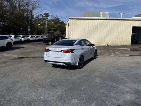 Used 2024 Nissan Versa SR w/ Trunk Package image 5