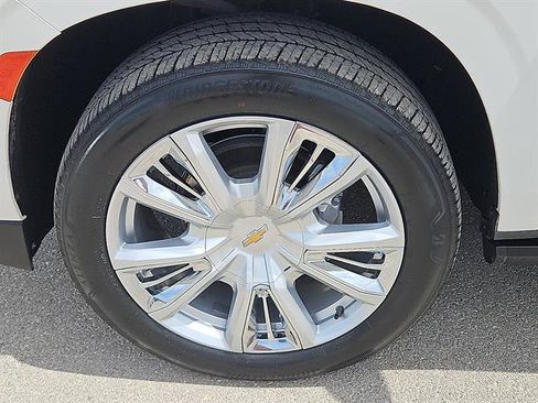 Used 2022 Chevrolet Tahoe High Country AWD/4WD image 8