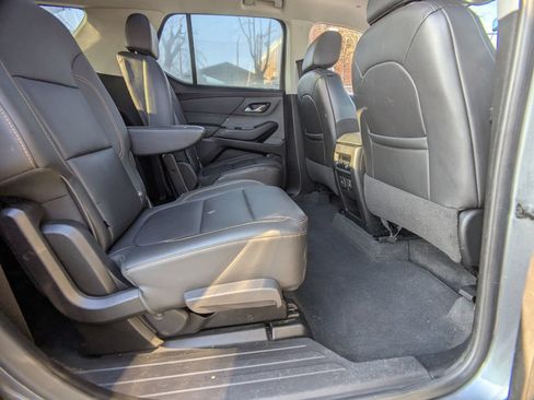 Used 2020 Chevrolet Traverse LT w/ LT Premium Package AWD/4WD image 12