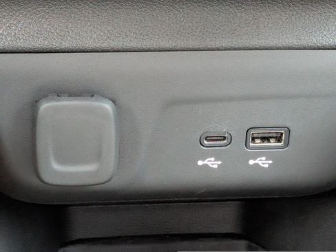 Used 2024 Chevrolet TrailBlazer RS w/ Convenience Package FWD image 29