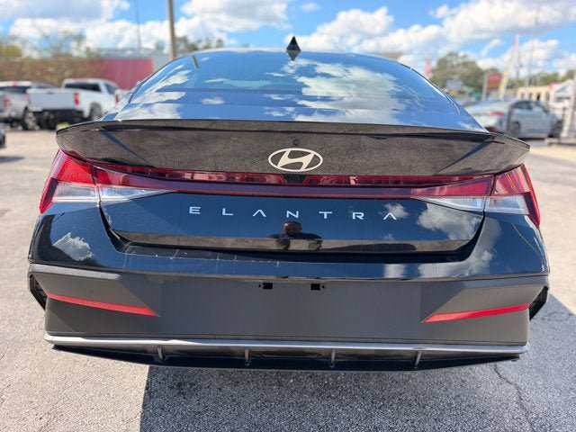 Used 2026 Hyundai Elantra Sport FWD image 8
