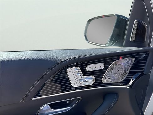 New 2025 Mercedes-Benz GLS 580 4MATIC image 12