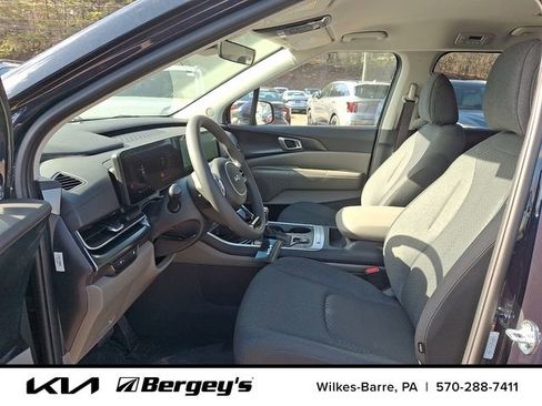 New 2026 Kia Carnival LX FWD image 10
