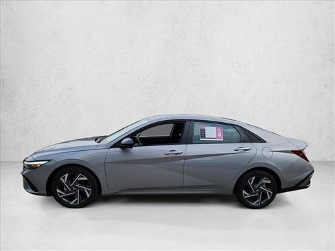 Used 2025 Hyundai Elantra Sport FWD image 8