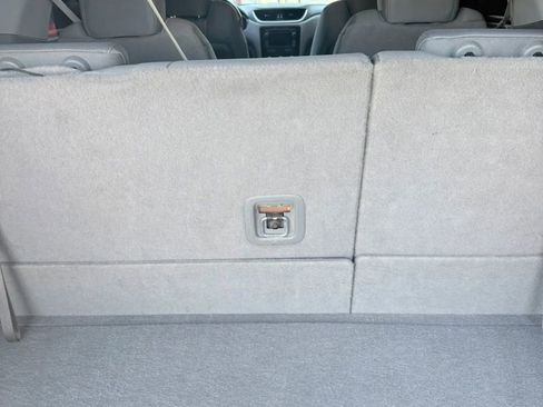 Used 2013 Chevrolet Traverse LT FWD image 5