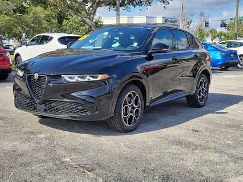 Used 2025 Alfa Romeo Tonale AWD/4WD image 3