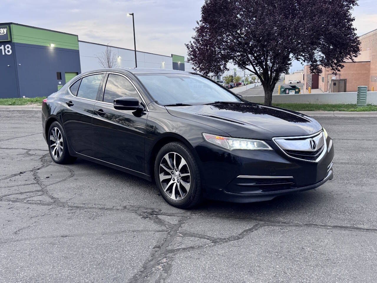 Used 2016 Acura TLX FWD image 4