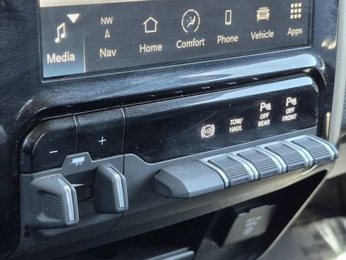 Certified 2024 RAM 2500 Laramie AWD/4WD image 19
