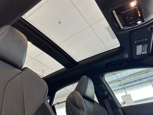 Used 2025 Lexus RX 500h F Sport image 17