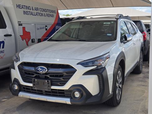 Used 2023 Subaru Outback Touring XT AWD/4WD image 3
