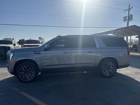 Used 2025 GMC Yukon XL Denali Ultimate image 2