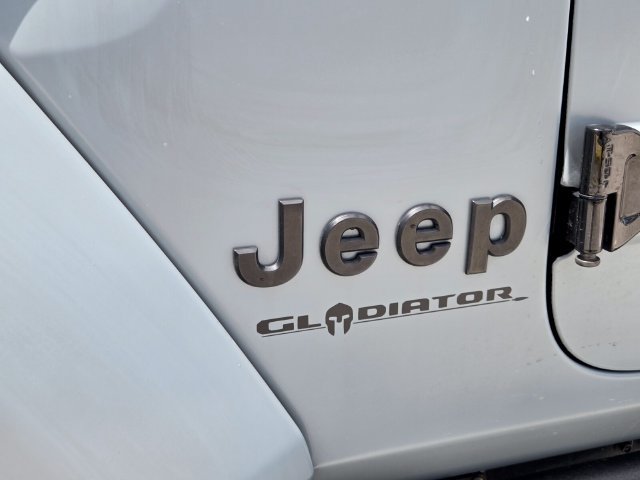 Certified 2021 Jeep Gladiator Sport AWD/4WD image 11