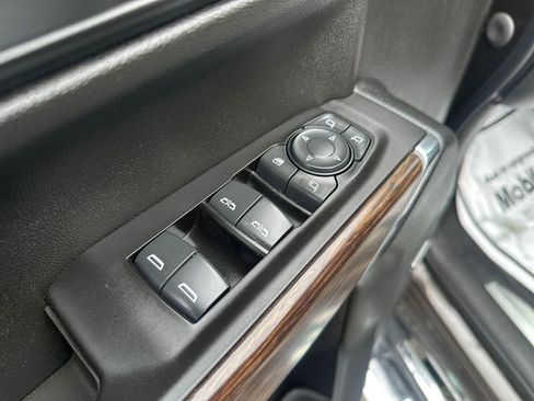 Used 2021 Chevrolet Silverado 1500 High Country w/ Technology Package image 11