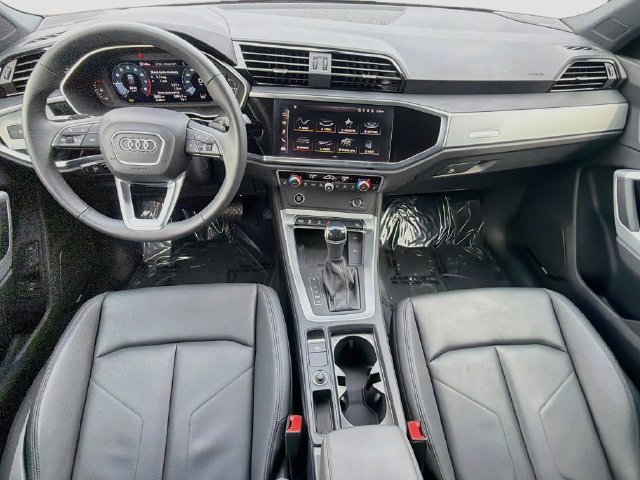 Used 2025 Audi Q3 2.0T Premium w/ Convenience Plus Package AWD/4WD image 16