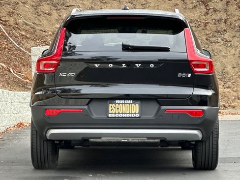 New 2025 Volvo XC40 B5 Core w/ Climate Package image 6