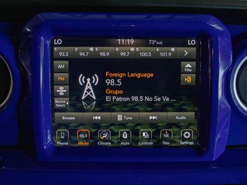 Used 2020 Jeep Wrangler Unlimited Sahara w/ Uconnect 4C Nav & Sound Group AWD/4WD image 9