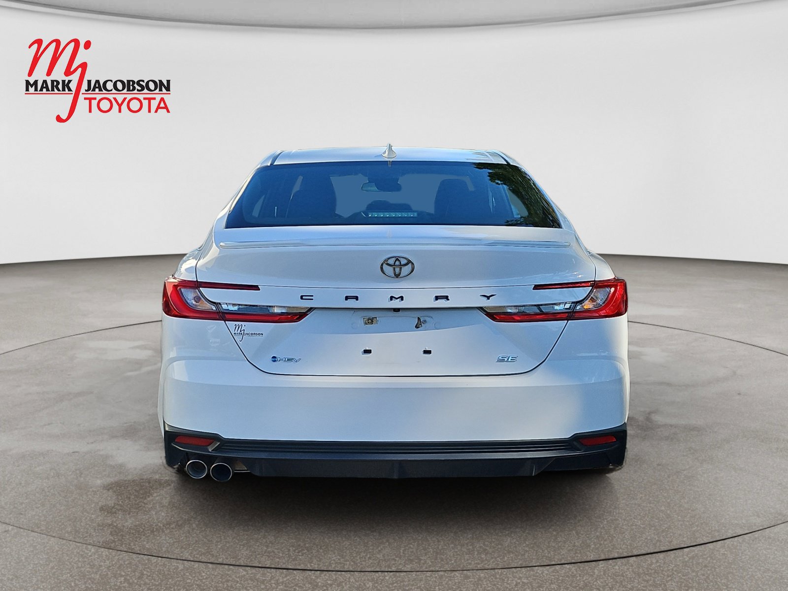 Used 2025 Toyota Camry SE FWD image 11