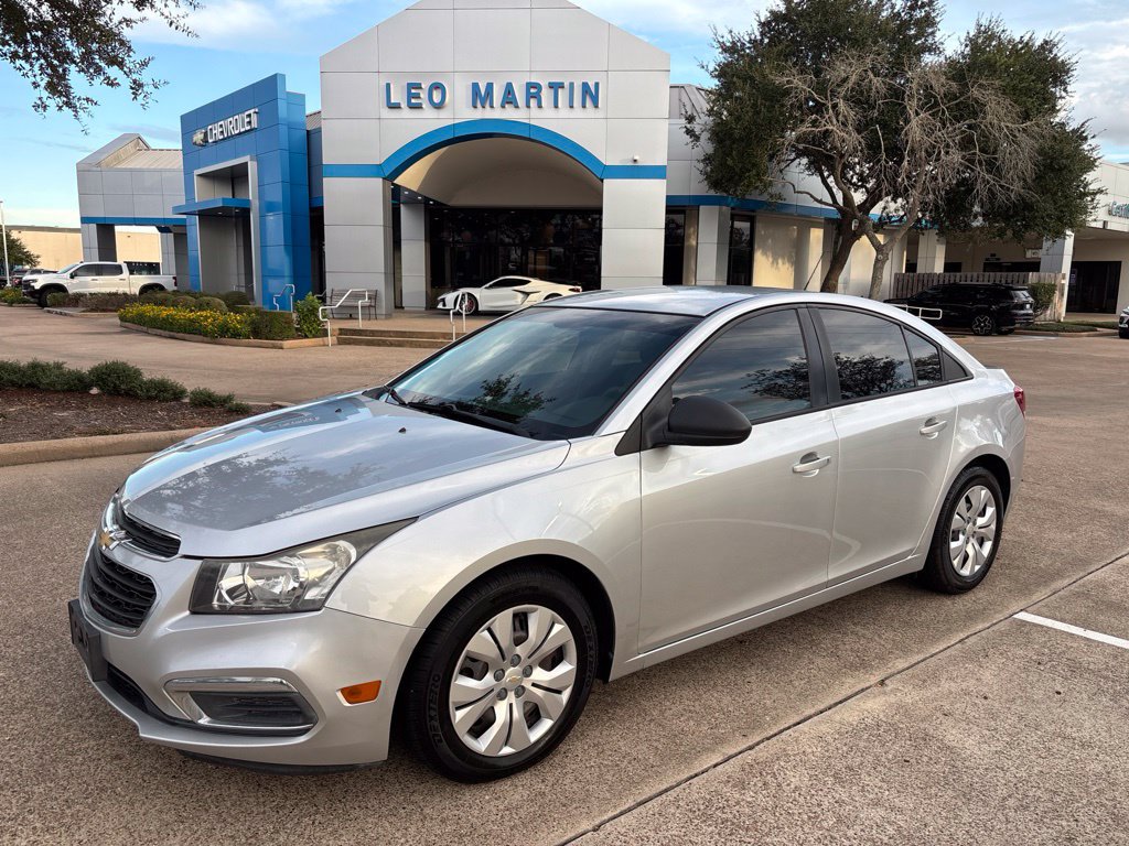 Used 2015 Chevrolet Cruze LS FWD image 1