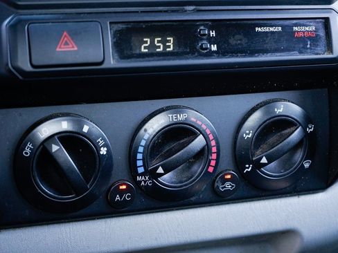 Used 2014 Toyota Tacoma 2WD Access Cab w/ Convenience Package image 30