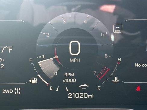 Used 2025 GMC Acadia Elevation image 17