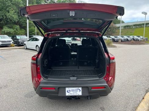 Used 2025 Nissan Pathfinder Rock Creek AWD/4WD image 33