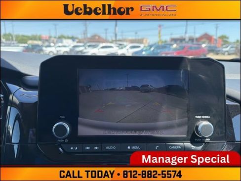 Used 2025 Nissan Pathfinder SV AWD/4WD image 29