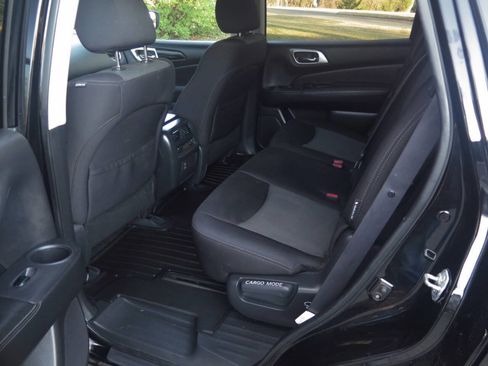 Used 2018 Nissan Pathfinder SV image 33