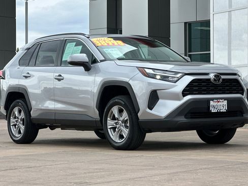 Used 2025 Toyota RAV4 XLE w/ Convenience Package AWD/4WD image 2